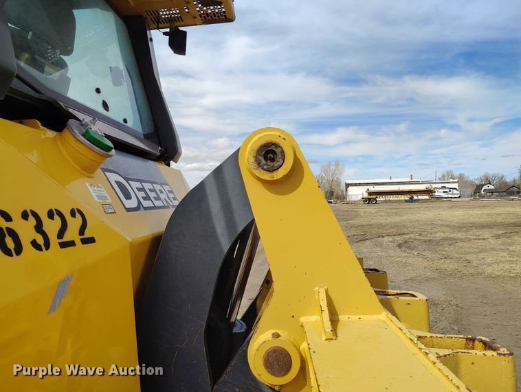 image for item EC8974 2016 John Deere 550K XLT dozer