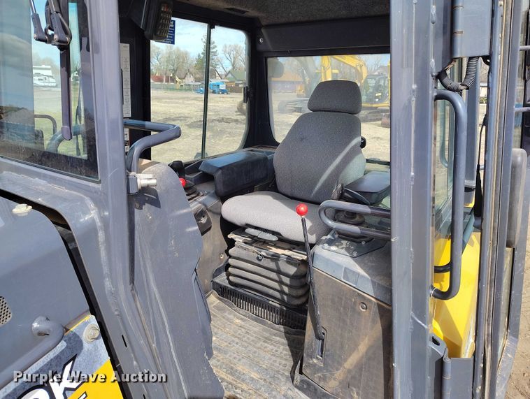 image for item EC8974 2016 John Deere 550K XLT dozer