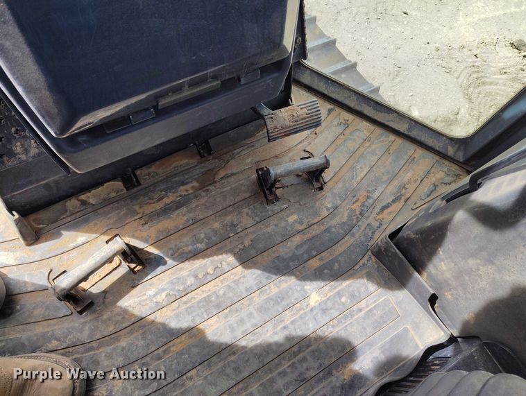 image for item EC8974 2016 John Deere 550K XLT dozer