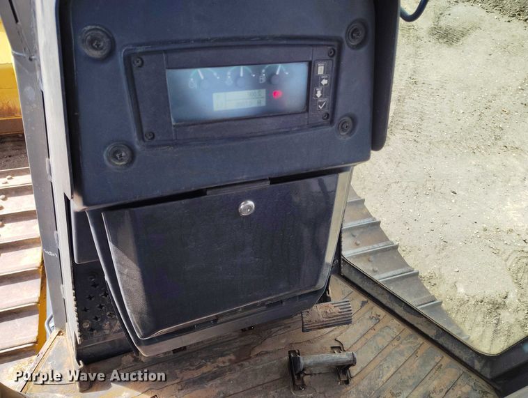 image for item EC8974 2016 John Deere 550K XLT dozer