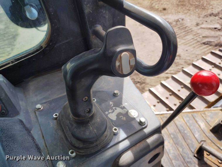 image for item EC8974 2016 John Deere 550K XLT dozer