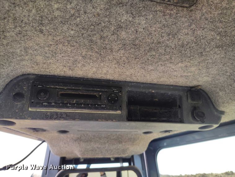 image for item EC8974 2016 John Deere 550K XLT dozer