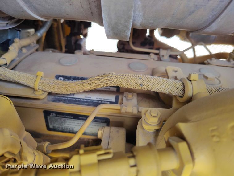 image for item EC8974 2016 John Deere 550K XLT dozer