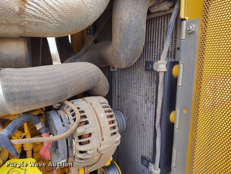 image for item EC8974 2016 John Deere 550K XLT dozer