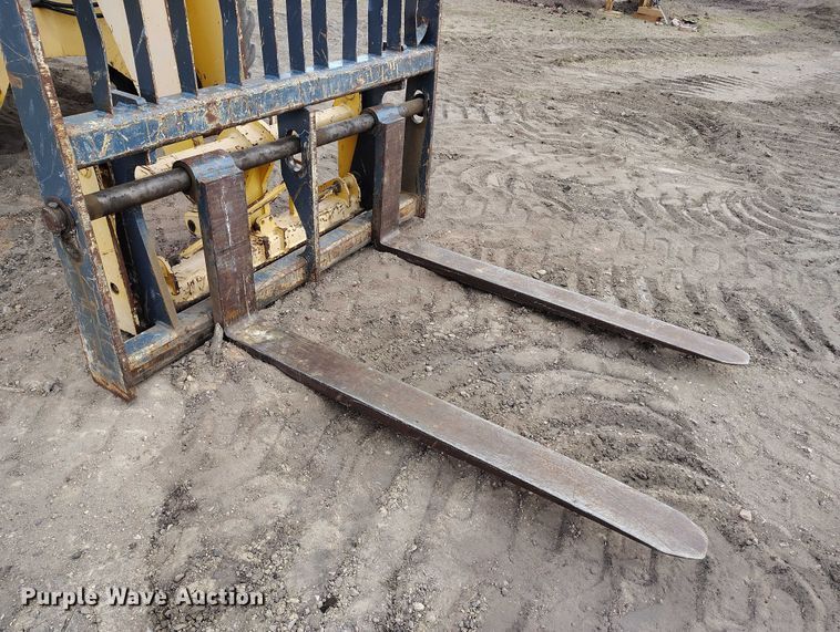 image for item EC8975 2008 Gehl DL11-55 telehandler