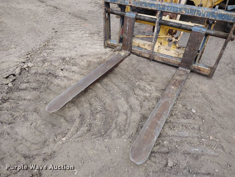 image for item EC8975 2008 Gehl DL11-55 telehandler