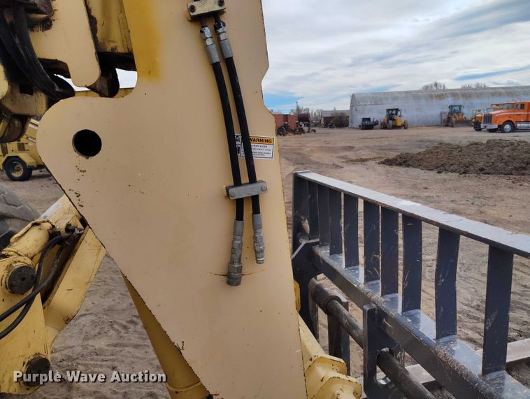 image for item EC8975 2008 Gehl DL11-55 telehandler