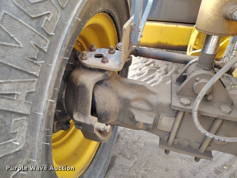 image for item EC8975 2008 Gehl DL11-55 telehandler