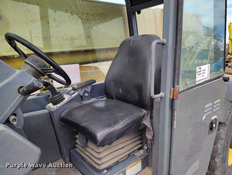 image for item EC8975 2008 Gehl DL11-55 telehandler