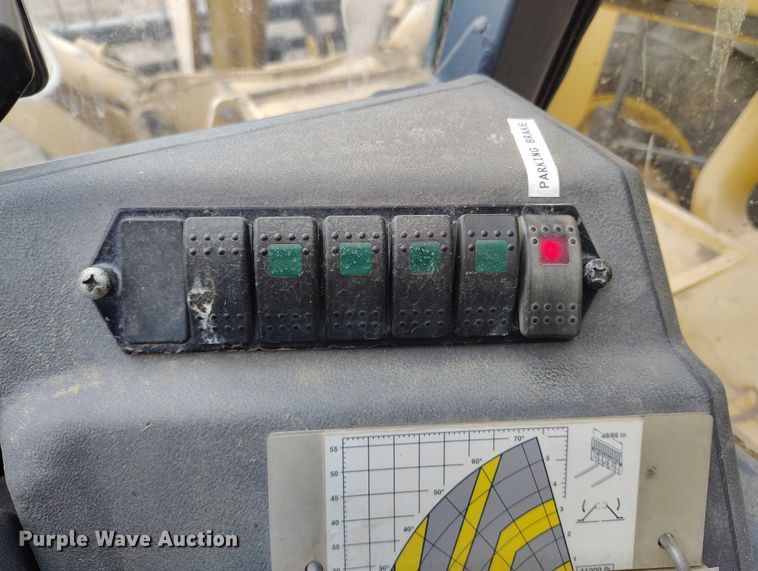 image for item EC8975 2008 Gehl DL11-55 telehandler