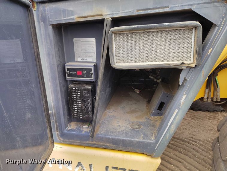 image for item EC8975 2008 Gehl DL11-55 telehandler