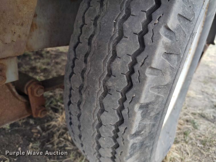 image for item EC8976 1997 Ground Heaters Inc E3000  ground heater