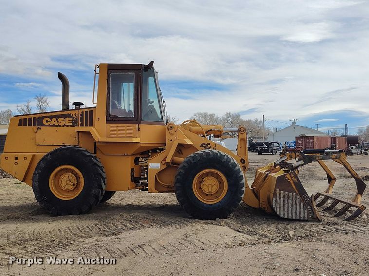image for item EC8977 1988 Case 621 wheel loader