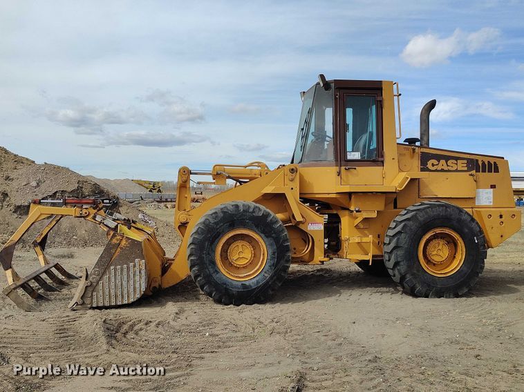 image for item EC8977 1988 Case 621 wheel loader