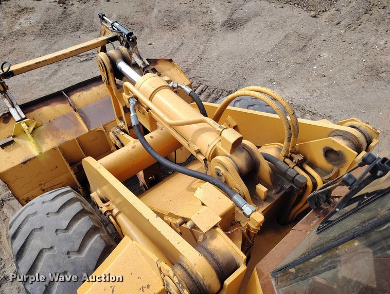 image for item EC8977 1988 Case 621 wheel loader