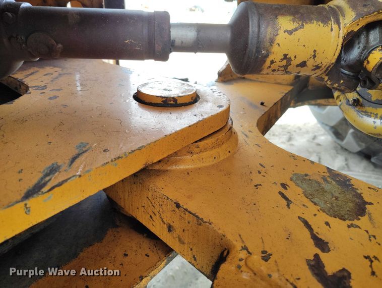 image for item EC8977 1988 Case 621 wheel loader