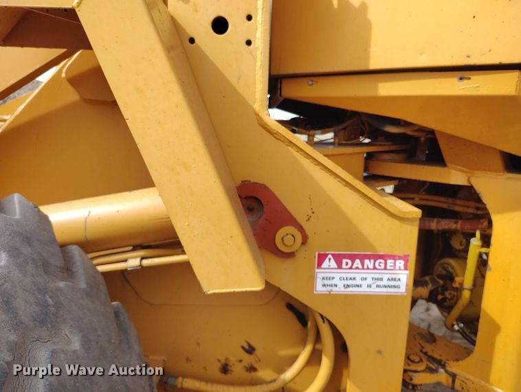 image for item EC8977 1988 Case 621 wheel loader