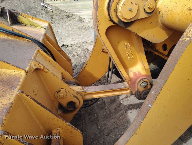 image for item EC8977 1988 Case 621 wheel loader