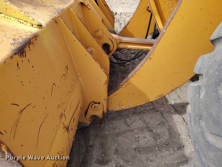 image for item EC8977 1988 Case 621 wheel loader