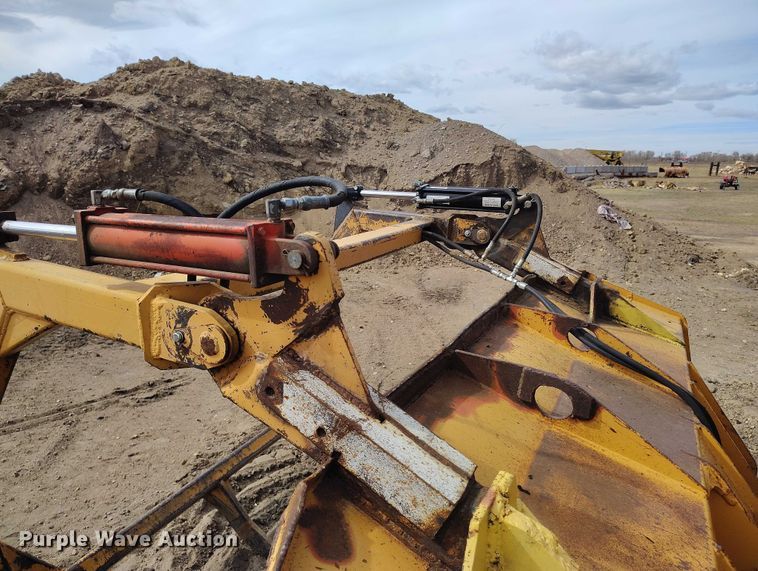 image for item EC8977 1988 Case 621 wheel loader