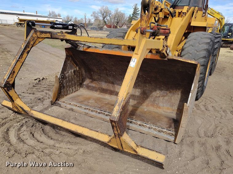image for item EC8977 1988 Case 621 wheel loader