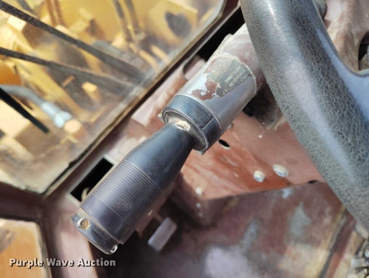 image for item EC8977 1988 Case 621 wheel loader