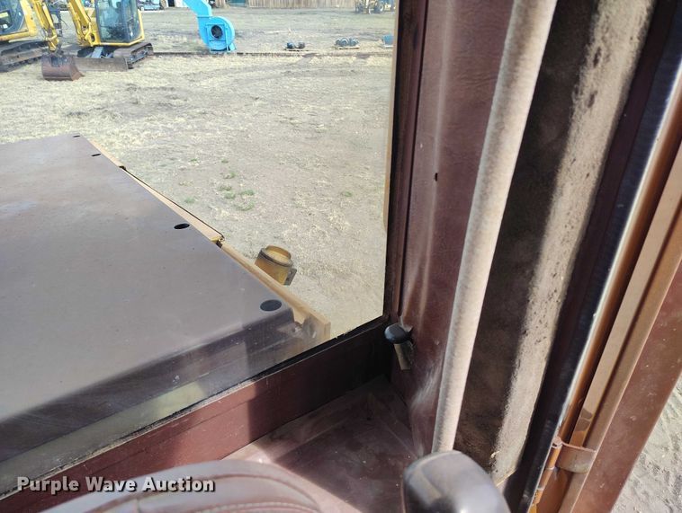 image for item EC8977 1988 Case 621 wheel loader