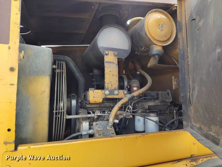 image for item EC8977 1988 Case 621 wheel loader