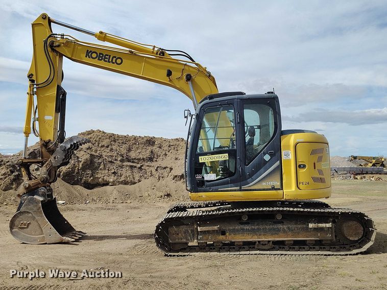 image for item EC8981 2015 Kobelco SK140SRLC-3 mini excavator