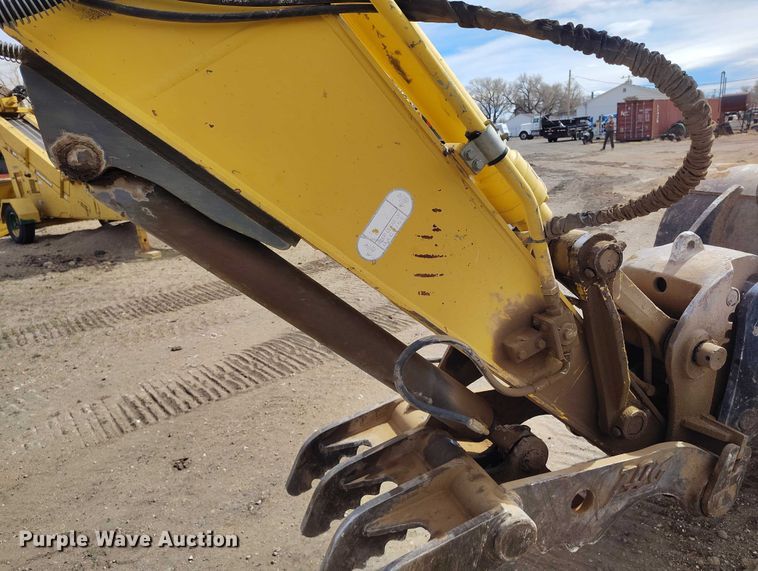 image for item EC8981 2015 Kobelco SK140SRLC-3 mini excavator