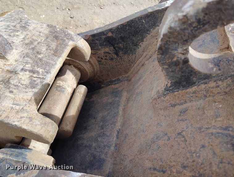 image for item EC8981 2015 Kobelco SK140SRLC-3 mini excavator