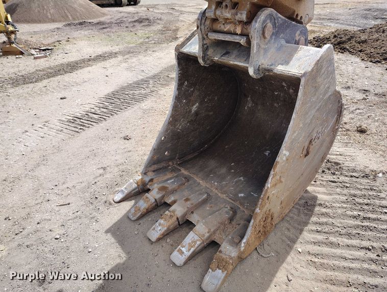 image for item EC8981 2015 Kobelco SK140SRLC-3 mini excavator