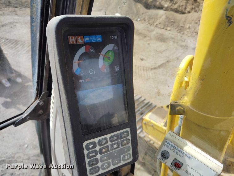 image for item EC8981 2015 Kobelco SK140SRLC-3 mini excavator