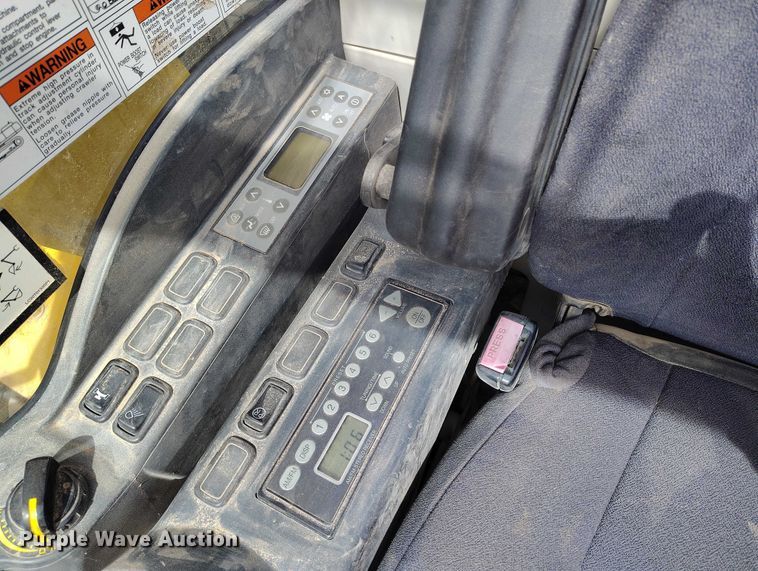 image for item EC8981 2015 Kobelco SK140SRLC-3 mini excavator