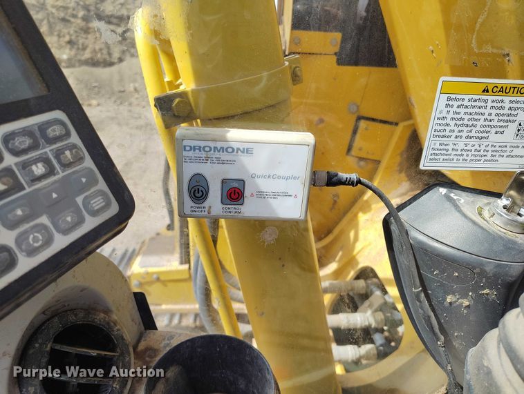 image for item EC8981 2015 Kobelco SK140SRLC-3 mini excavator