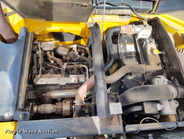 image for item EC8981 2015 Kobelco SK140SRLC-3 mini excavator