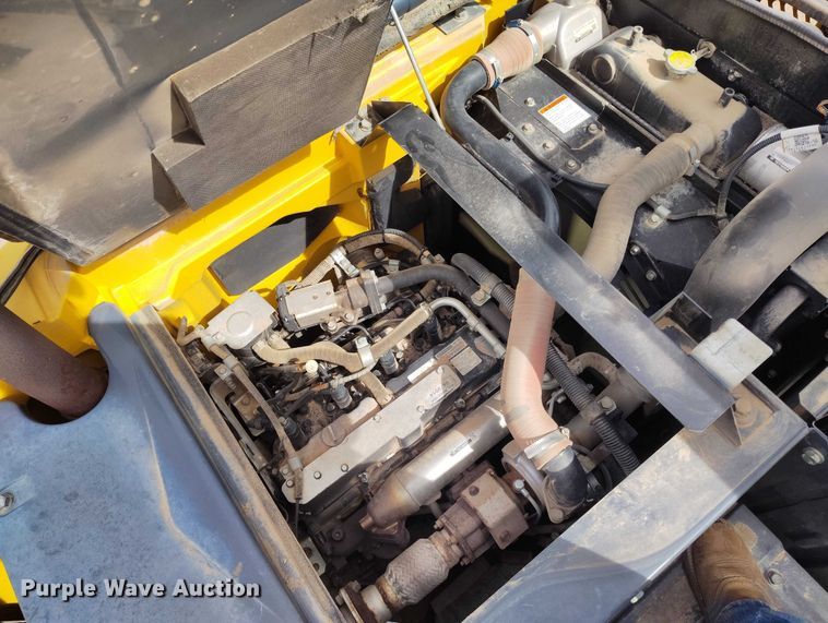 image for item EC8981 2015 Kobelco SK140SRLC-3 mini excavator