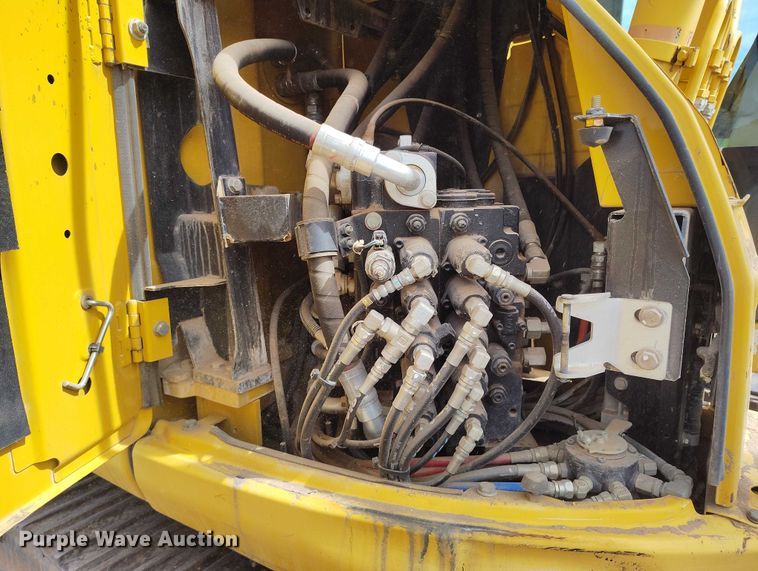 image for item EC8981 2015 Kobelco SK140SRLC-3 mini excavator