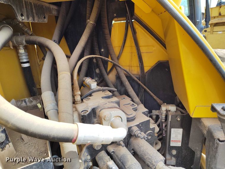 image for item EC8981 2015 Kobelco SK140SRLC-3 mini excavator