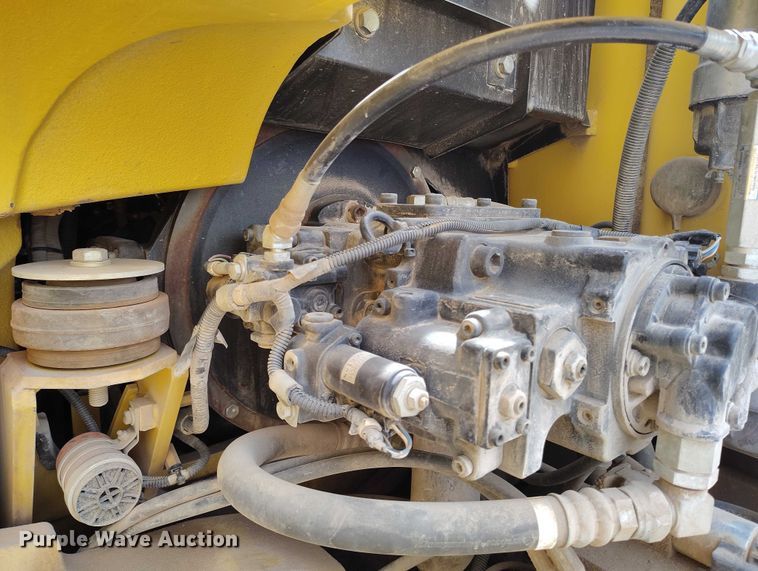 image for item EC8981 2015 Kobelco SK140SRLC-3 mini excavator