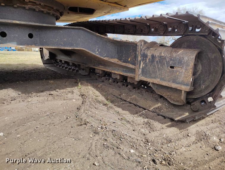 image for item EC8981 2015 Kobelco SK140SRLC-3 mini excavator