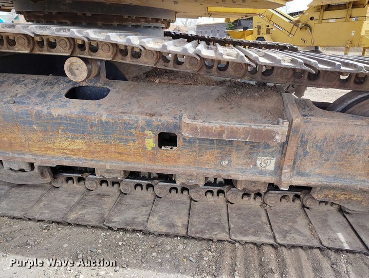 image for item EC8981 2015 Kobelco SK140SRLC-3 mini excavator