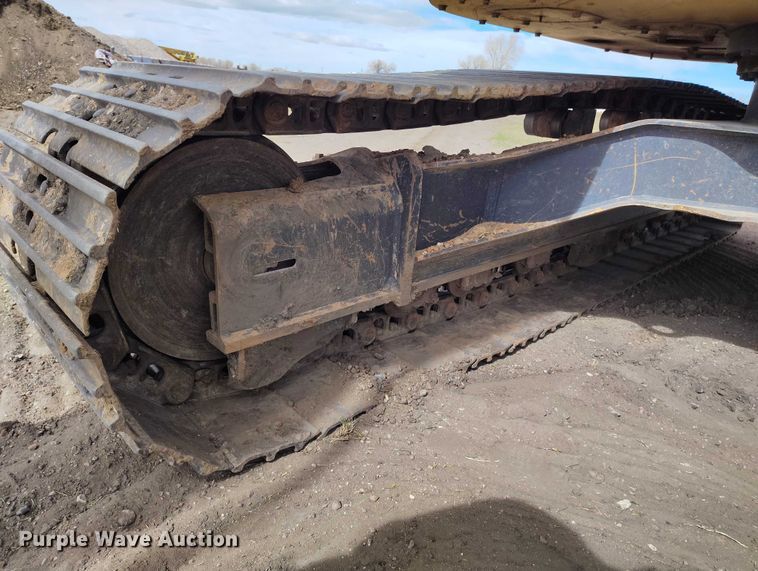 image for item EC8981 2015 Kobelco SK140SRLC-3 mini excavator