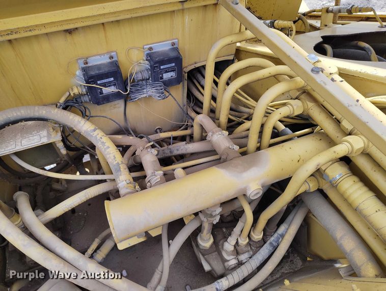 image for item EC8983 1993 Grove RT745 crane