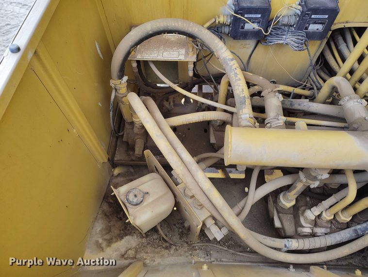 image for item EC8983 1993 Grove RT745 crane