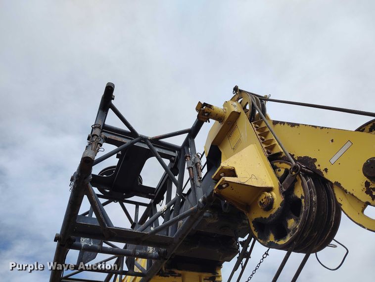 image for item EC8983 1993 Grove RT745 crane