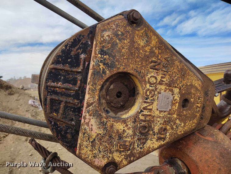 image for item EC8983 1993 Grove RT745 crane