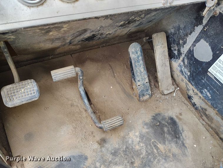 image for item EC8983 1993 Grove RT745 crane