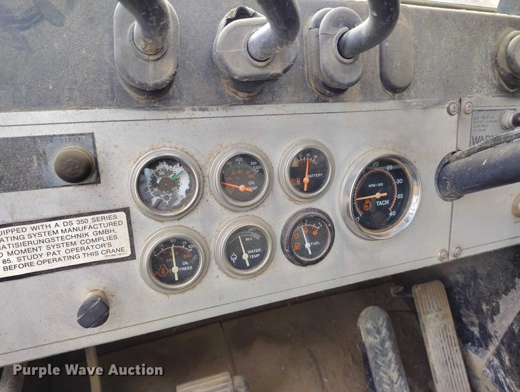 image for item EC8983 1993 Grove RT745 crane