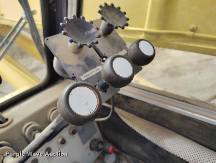 image for item EC8983 1993 Grove RT745 crane